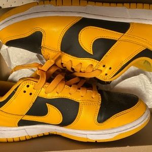 BLACK/GOLDENROD DUNKS 8.5W